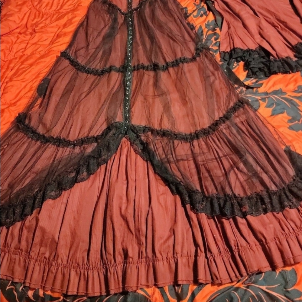 *FINAL CHANCE, LOWEST PRICE* Lip service gothic gown - Picture 4 of 5